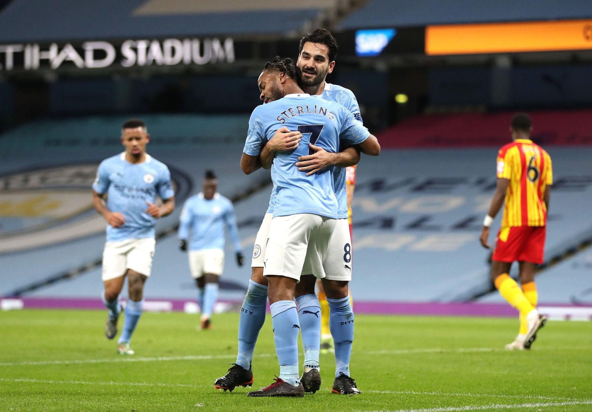 着特殊的历 着特殊的历